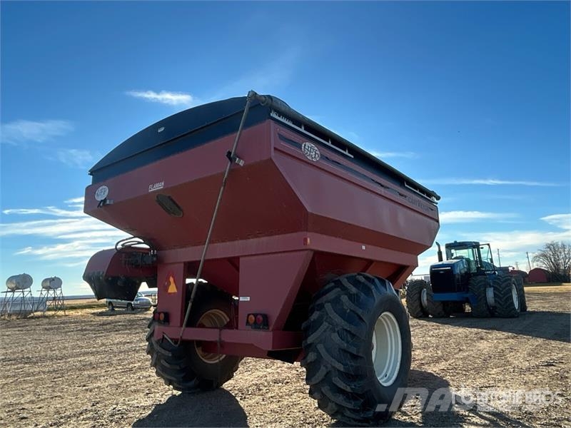 United Farm Farm Tools Inc. 4565 750 bu S/A Grain Cart Причепи перевантажувачі зерна