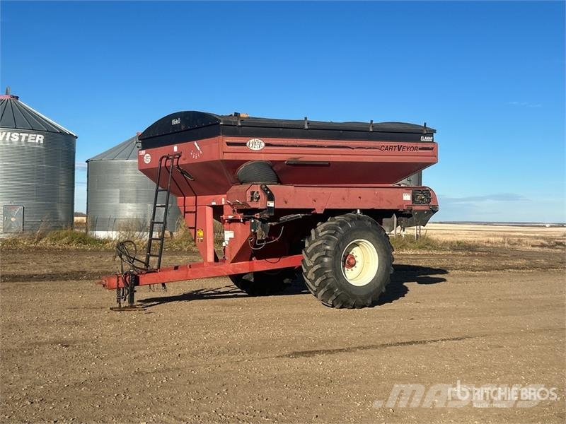 United Farm Tools Inc. 4565 750 bu S/A Grain Cart Getreideanhänger