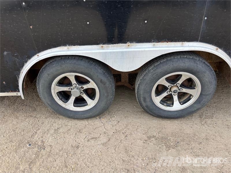 Universal Trailer 20 ft T/A Enclosed Trailer Прицепы-фургоны