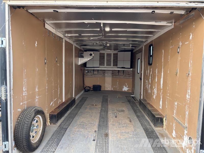 Universal Trailer 20 ft T/A Enclosed Trailer Прицепы-фургоны