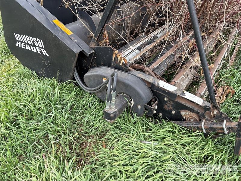 Universal UH-22 22 ft Combine Header Combine harvester heads