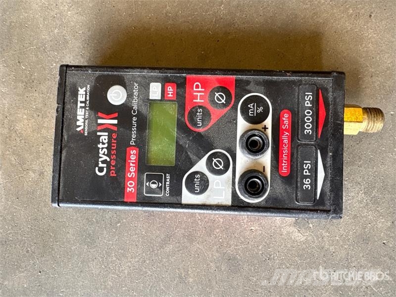 Unknown IS33363000 Pressure Calibrator Drugi deli