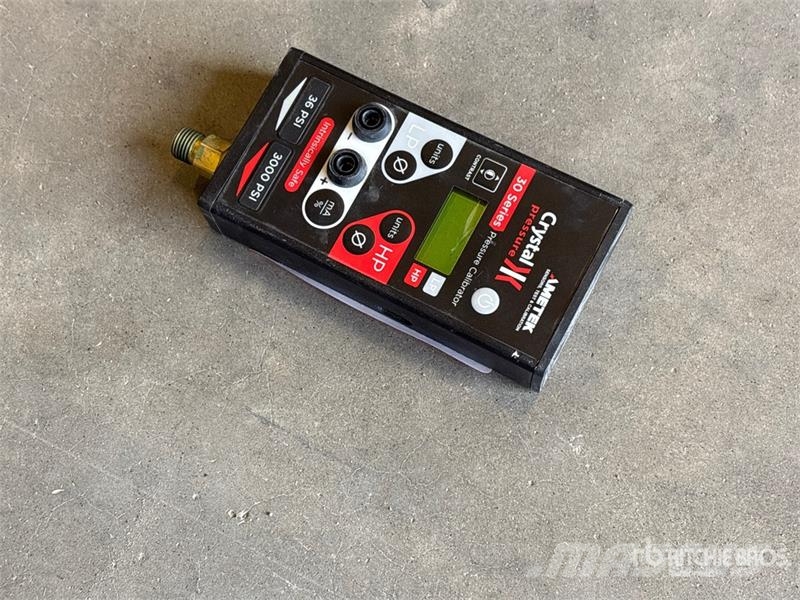Unknown IS33363000 Pressure Calibrator Drugi deli