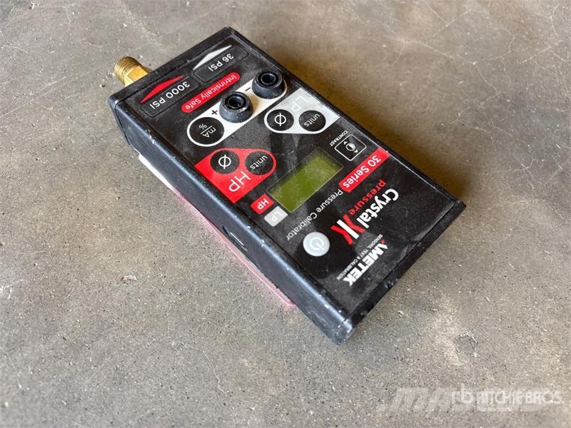 Unknown IS33363000 Pressure Calibrator Drugi deli
