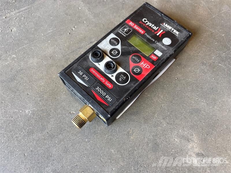Unknown IS33363000 Pressure Calibrator Drugi deli