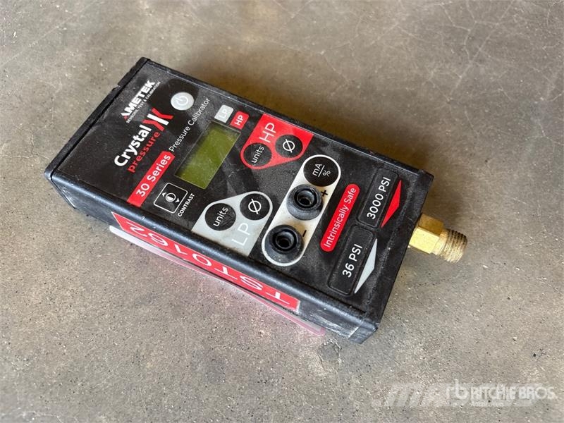 Unknown IS33363000 Pressure Calibrator Drugi deli