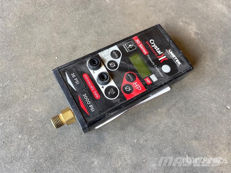 Unknown IS33363000 Pressure Calibrator Drugi deli