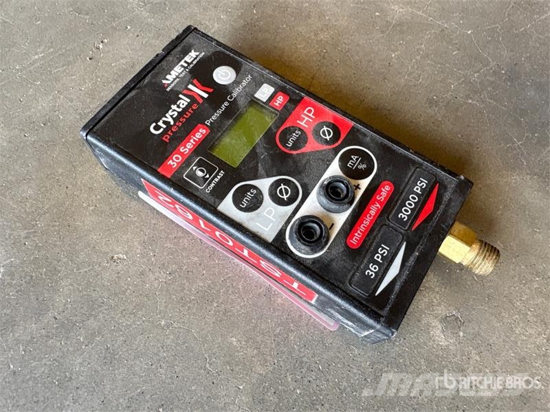 Unknown IS33363000 Pressure Calibrator Drugi deli