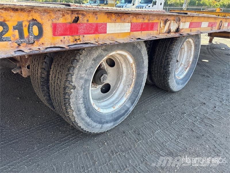 Unknown or N/A Redi Haul 25 ft T/A Equipment Trail Vehicle transport trailers