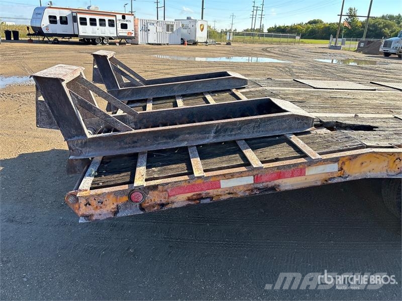 Unknown or N/A Redi Haul 25 ft T/A Equipment Trail Vehicle transport trailers