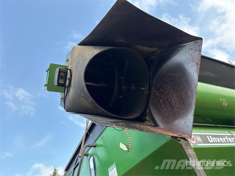 UNVERFERTH 6500 650 bu S/A Grain Cart Grain / Silage Trailers