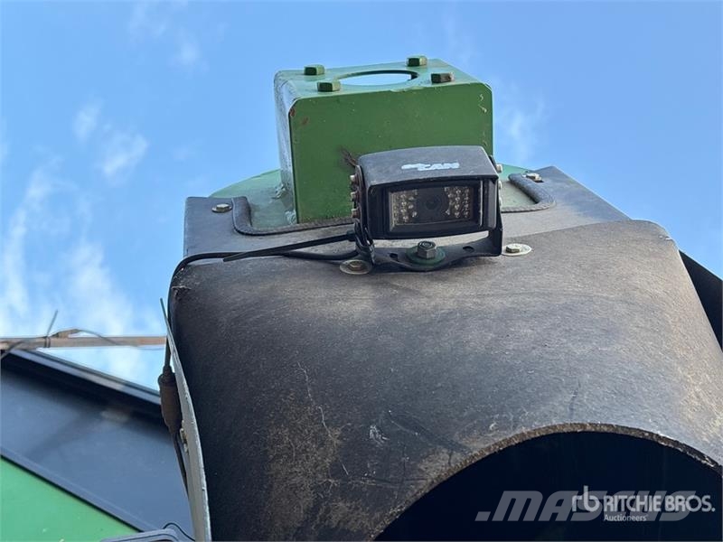 UNVERFERTH 6500 650 bu S/A Grain Cart Grain / Silage Trailers