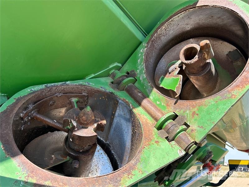 UNVERFERTH Brent 876 876 bu S/A Grain Cart Viljavaunut