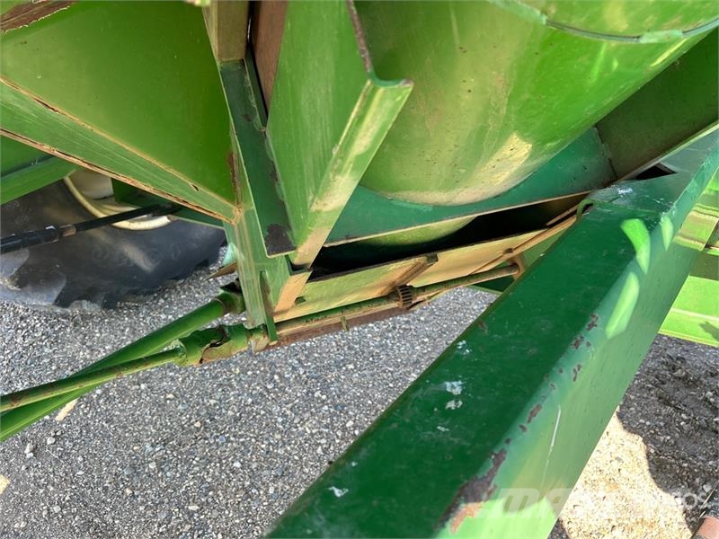UNVERFERTH Brent 876 876 bu S/A Grain Cart Viljavaunut