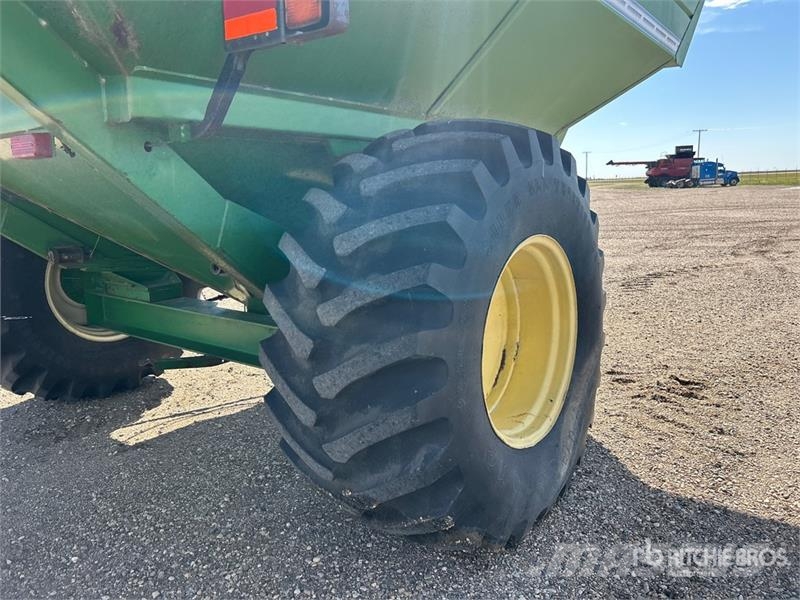 UNVERFERTH Brent 876 876 bu S/A Grain Cart Viljavaunut