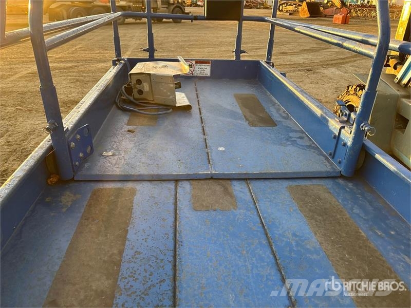 UpRight Electric Scissor Lift (Inoperable) Scissor lifts