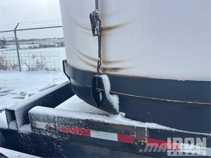 USWG 1500 gal Skid Mounted Poly 1500 Hopper Tank Fuel and additive tanks