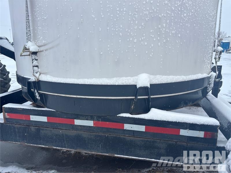 USWG 1500 gal Skid Mounted Poly 1500 Hopper Tank Fuel and additive tanks