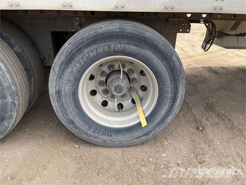 Utility 4000D-X Gesloten opbouw trailers