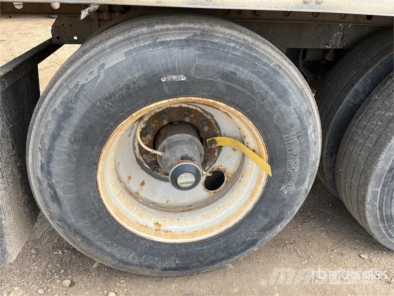 Utility 4000D-X Gesloten opbouw trailers