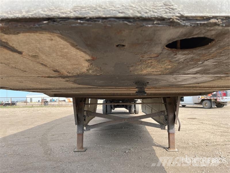 Utility 4000D-X Gesloten opbouw trailers