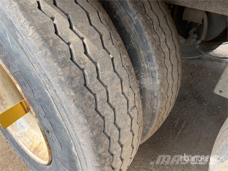 Utility 4000D-X Gesloten opbouw trailers