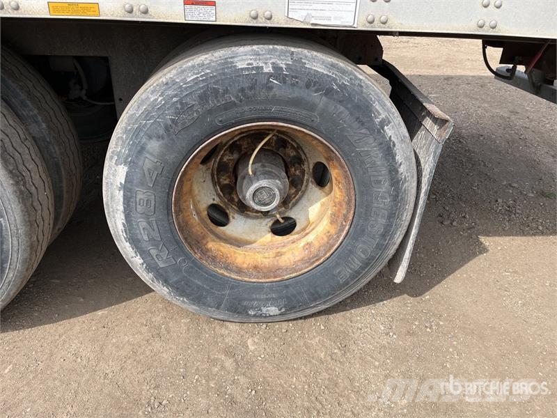 Utility 4000D-X Gesloten opbouw trailers