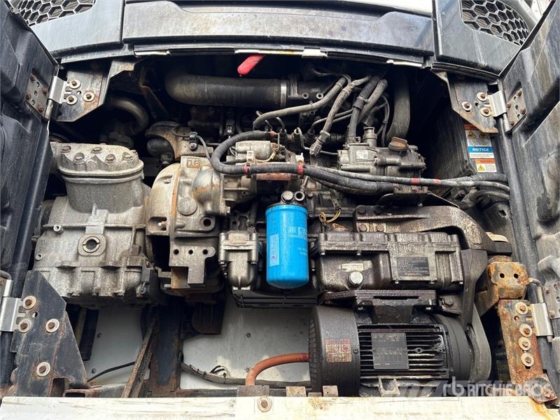 Utility 53 ft x 102 in T/A Refrigerated Trailer نصف مقطورات بدرجة حرارة قابلة للضبط