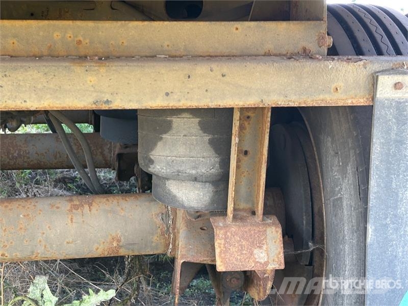 Utility 53 ft x 102 in Tri/A Van Trailer Furgons