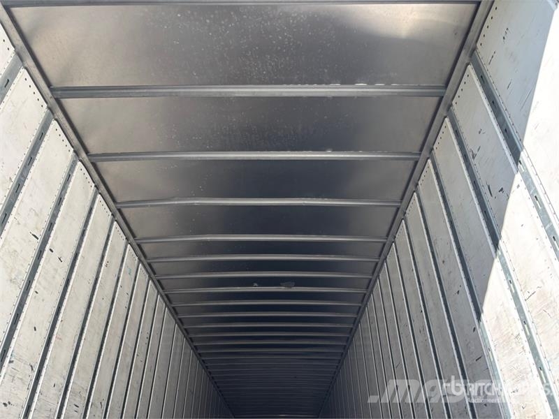 Utility 53 ft x 102 in Tri/A Van Trailer Furgons