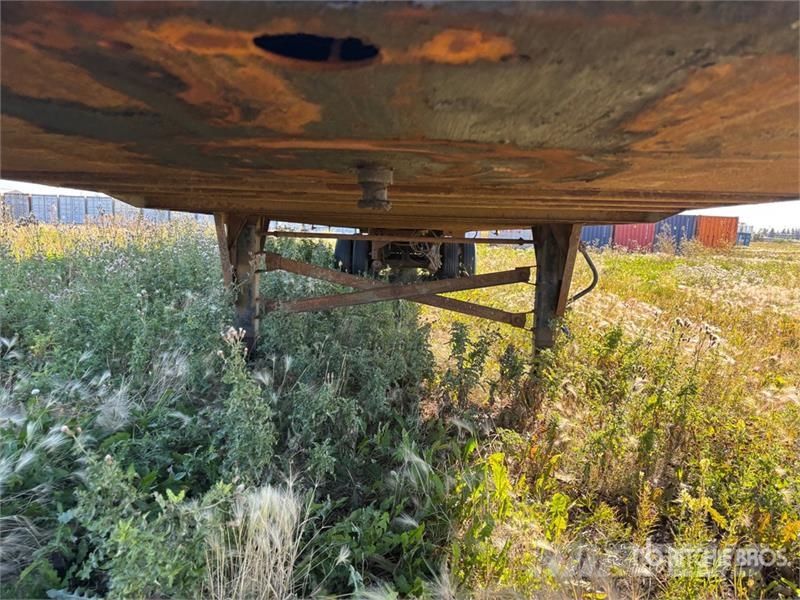 Utility 53 ft x 102 in Tri/A Van Trailer Furgons