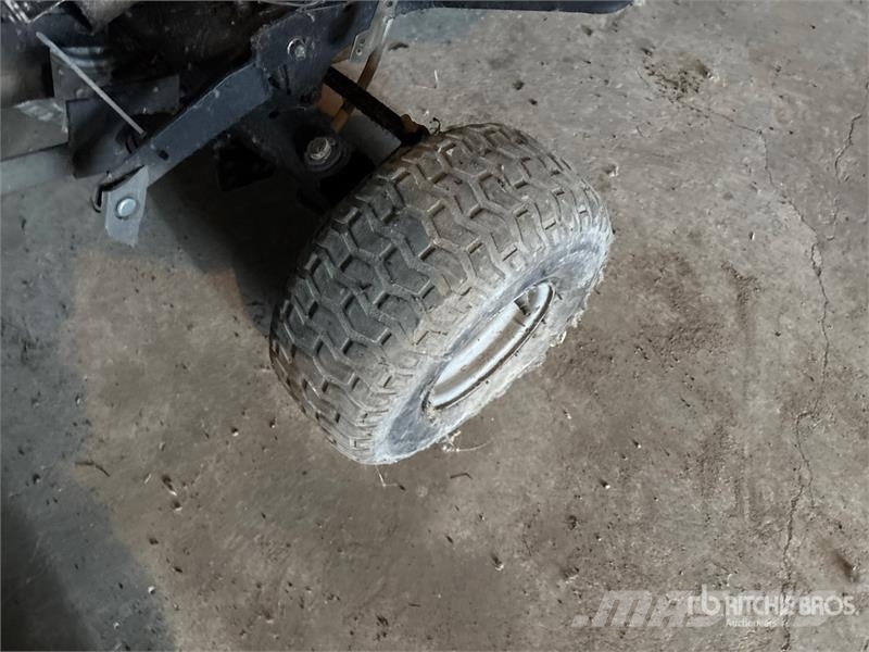 Utility Tractor (Inoperable) Manji traktori