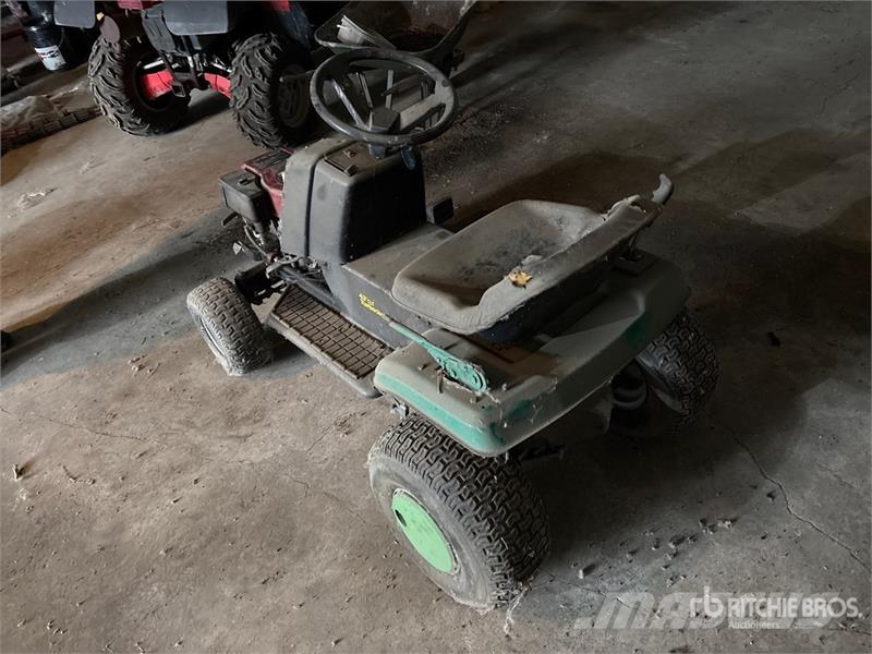 Utility Tractor (Inoperable) Manji traktori