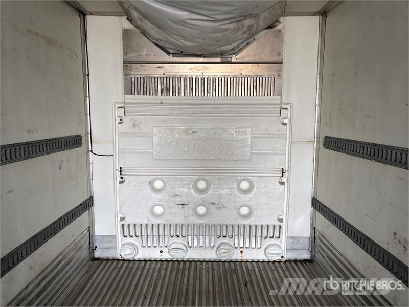 Utility VS2RA 53 ft x 102 in T/A Refrigerated Trailer نصف مقطورات بدرجة حرارة قابلة للضبط