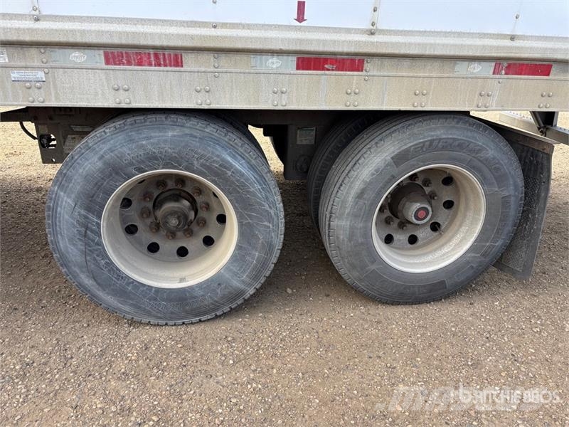 Utility VS2RA 53 ft x 102 in T/A Refrigerated Trailer Temperature controlled semi-trailers