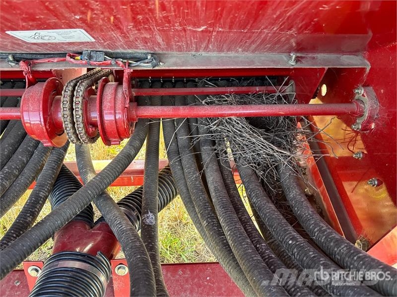 Valmar 245 45 ft Air Boom S/A Fertilizer Applicator Rasturači mineralnog đubriva