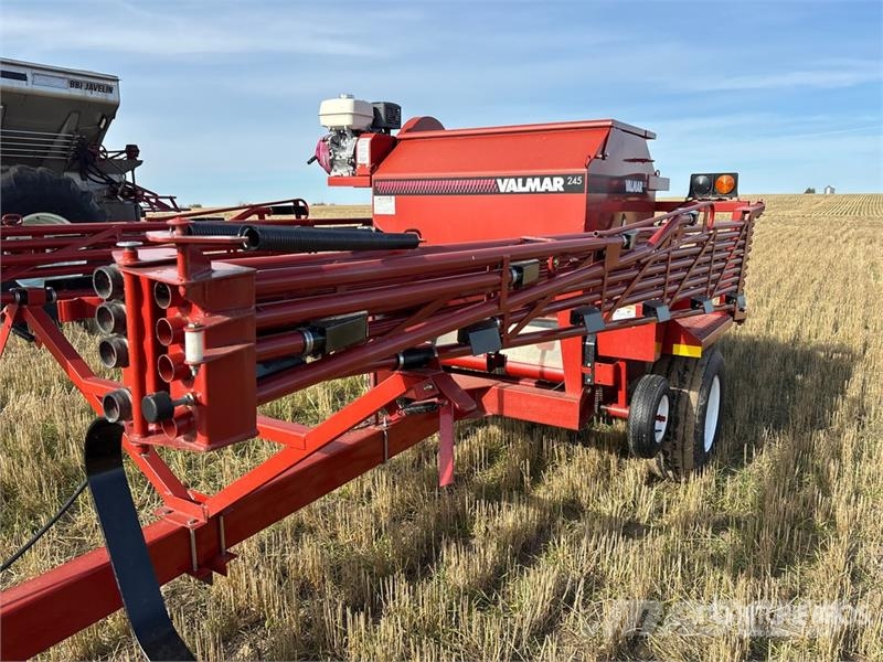 Valmar 245 45 ft Air Boom S/A Fertilizer Applicator Rasturači mineralnog đubriva