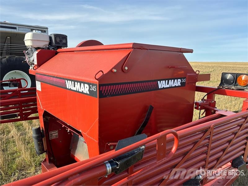 Valmar 245 45 ft Air Boom S/A Fertilizer Applicator Rasturači mineralnog đubriva