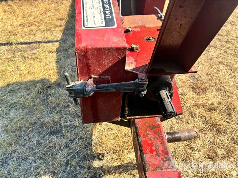 Valmar 245 45 ft Fertilizer Spreader Ruiskulannoittimet