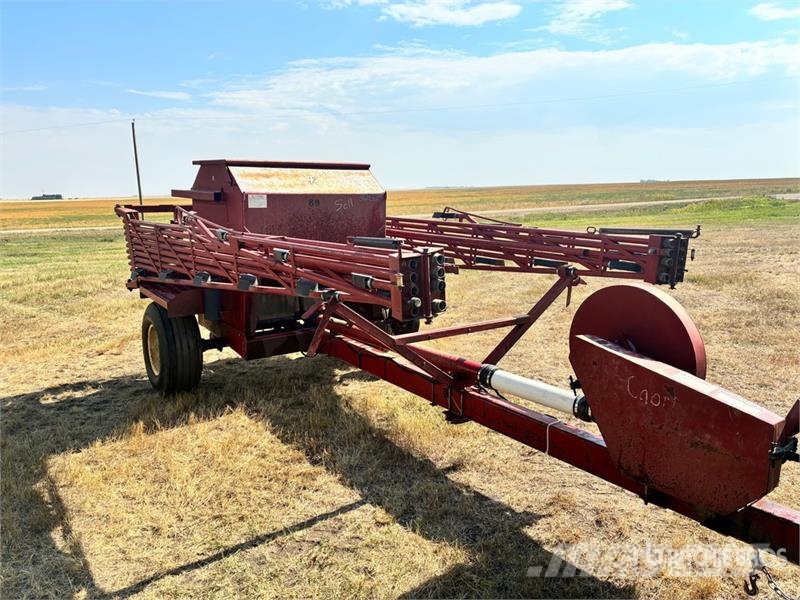 Valmar 245 45 ft Fertilizer Spreader Ruiskulannoittimet