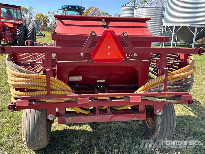 Valmar 245 45 ft S/A Fertilizer Spreader معدات رش أسمدة