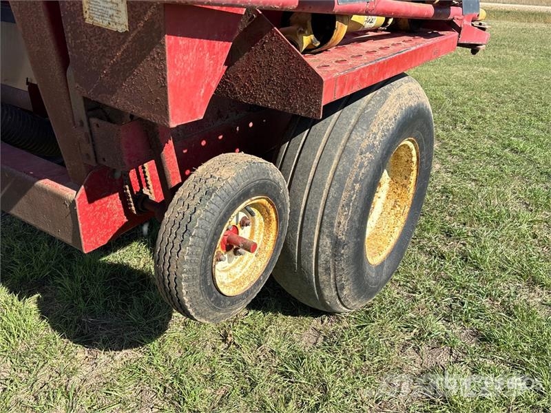 Valmar 245 45 ft S/A Fertilizer Spreader معدات رش أسمدة