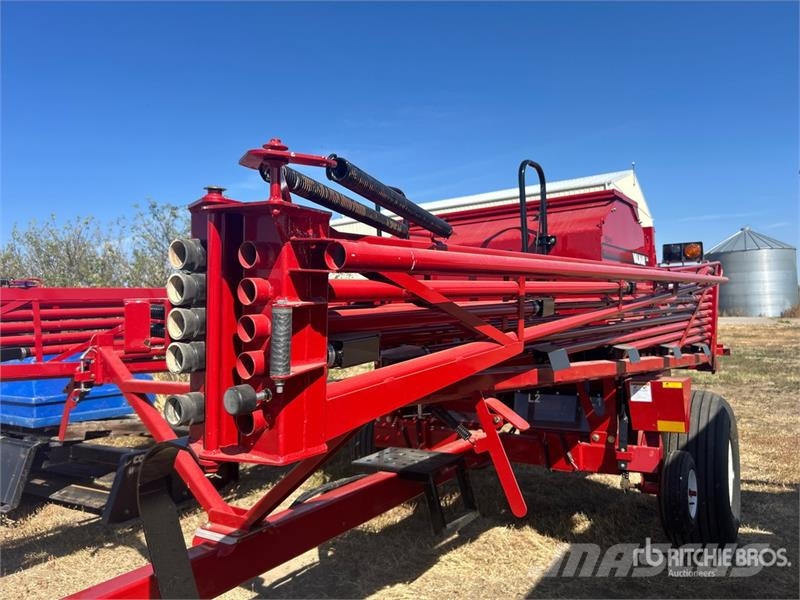 Valmar 246PT 50 ft S/A Fertilizer Spreader Prskalice đubriva