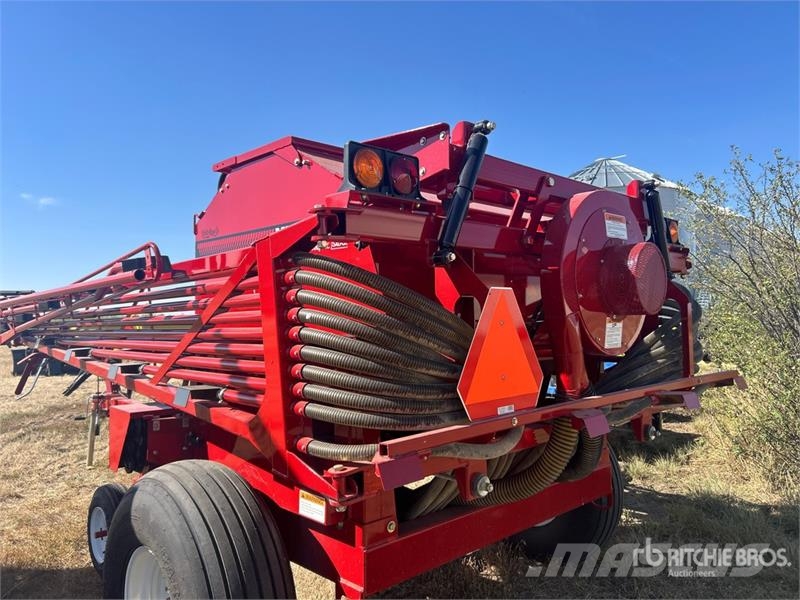Valmar 246PT 50 ft S/A Fertilizer Spreader Prskalice đubriva