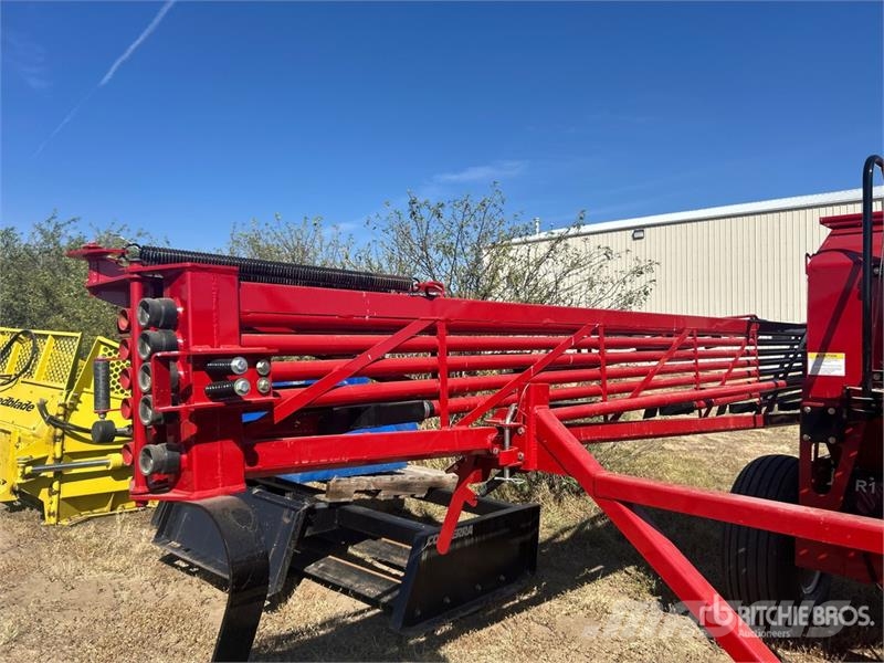Valmar 246PT 50 ft S/A Fertilizer Spreader Prskalice đubriva