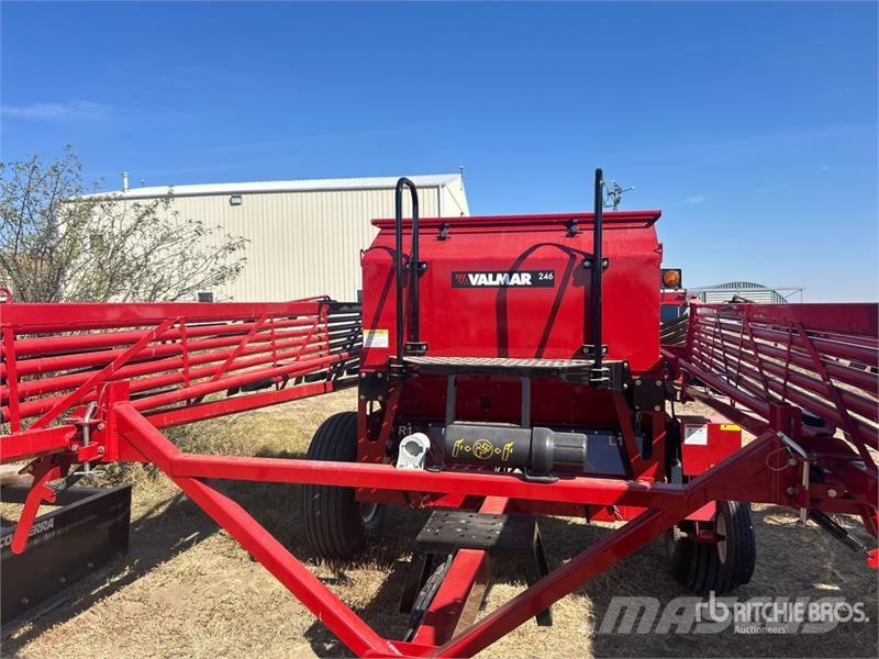 Valmar 246PT 50 ft S/A Fertilizer Spreader Prskalice đubriva