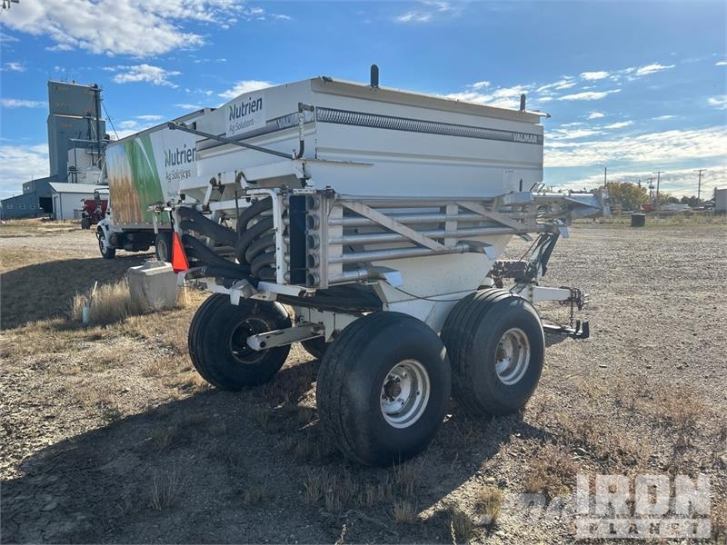Valmar 500PT 36 ft T/A Pull-Type Fertilizer Spreader Fertilizantes para pulverizadores