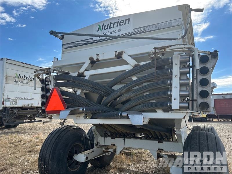 Valmar 500PT 36 ft T/A Pull-Type Fertilizer Spreader Fertilizantes para pulverizadores