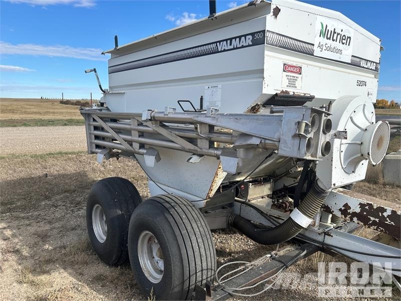Valmar 500PT 36 ft T/A Pull-Type Fertilizer Spreader Fertilizantes para pulverizadores