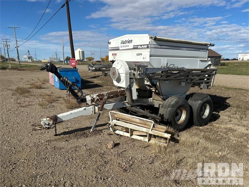 Valmar 500PT 36 ft T/A Pull-Type Fertilizer Spreader Fertilizantes para pulverizadores